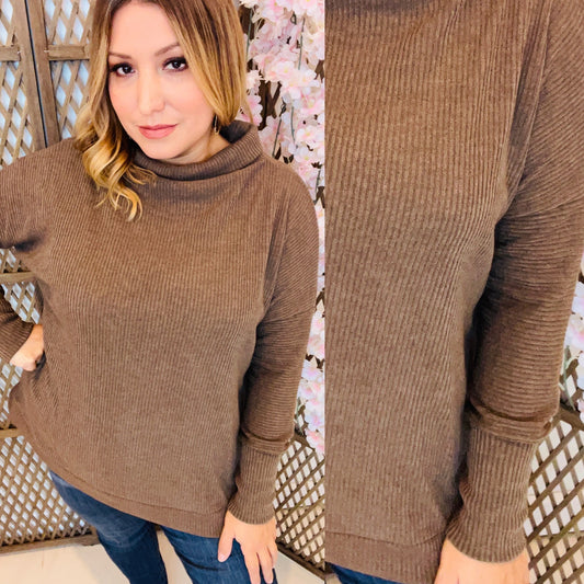 Andree By Unit Turtleneck: Mocha