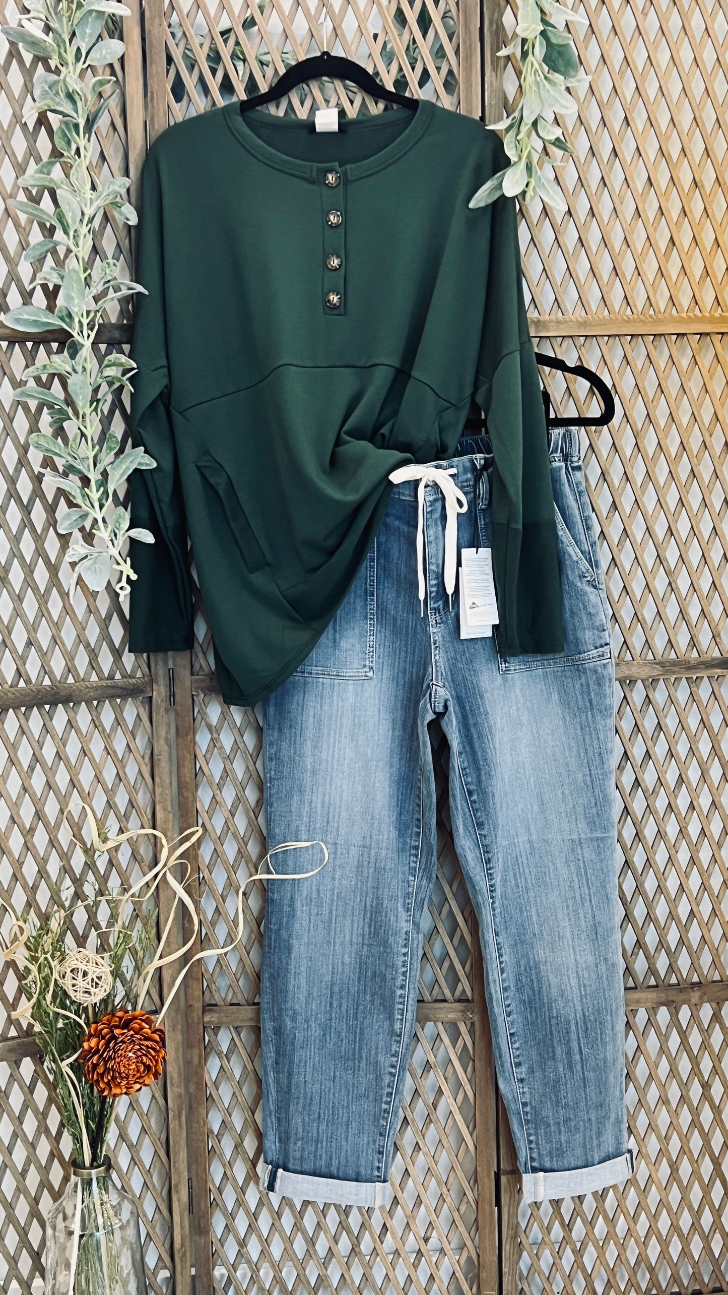 1/4 Sleeve Button Top: Olive